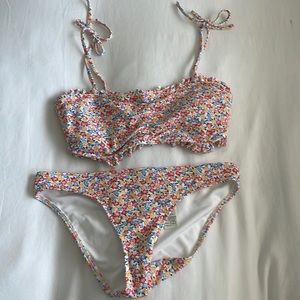 Floral ruffled bikini set
